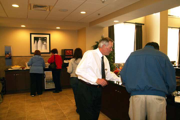Hampton Inn & Suites Prescott Valley Restoran gambar